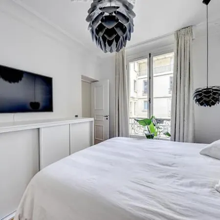 Victor Hugo Luxurious